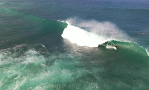 North Shore O‘ahu, Hawaiian Pipeline Surfer, Billabong